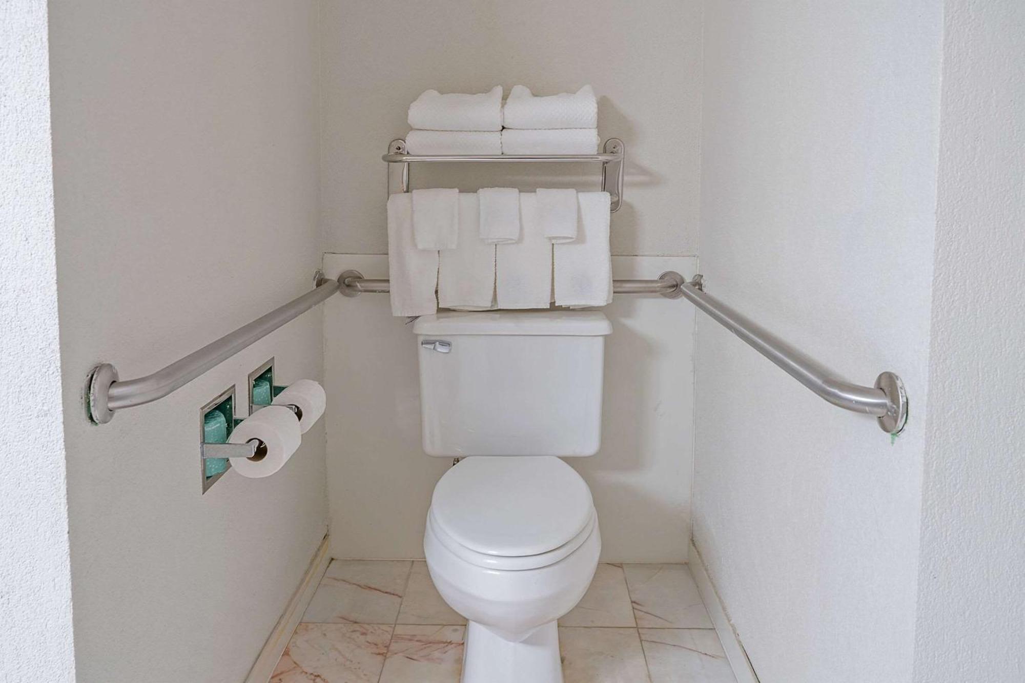 Quality Inn Milan-Sandusky Екстериор снимка