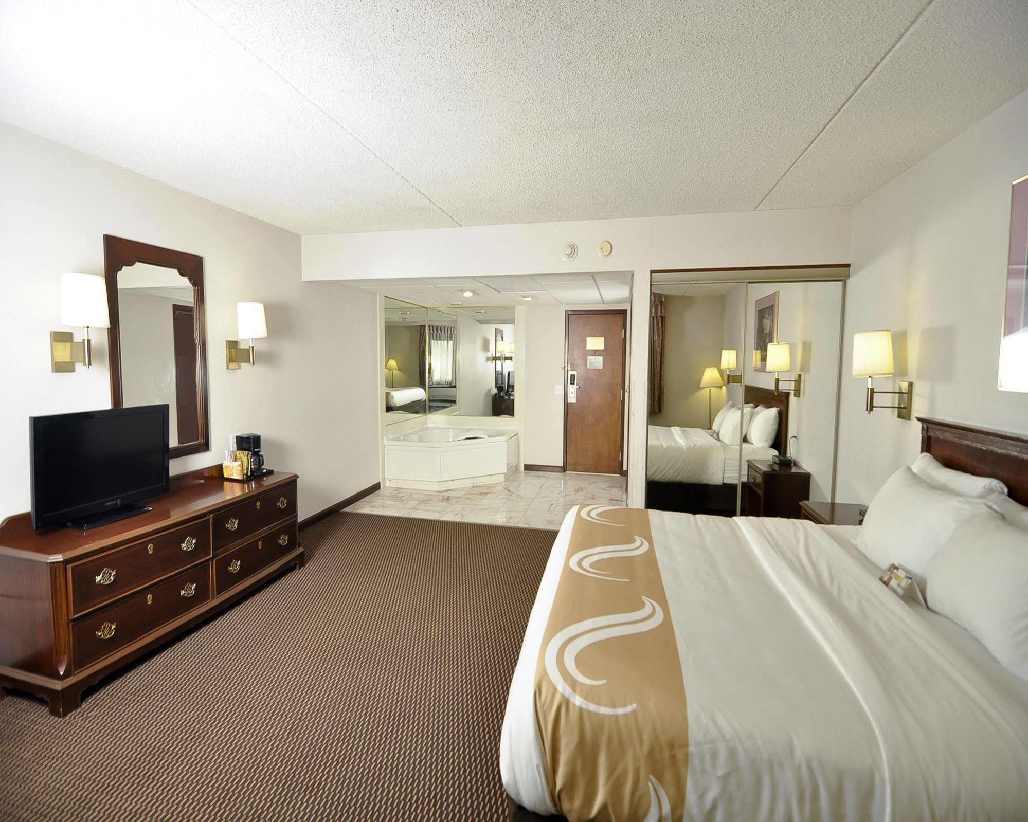 Quality Inn Milan-Sandusky Екстериор снимка